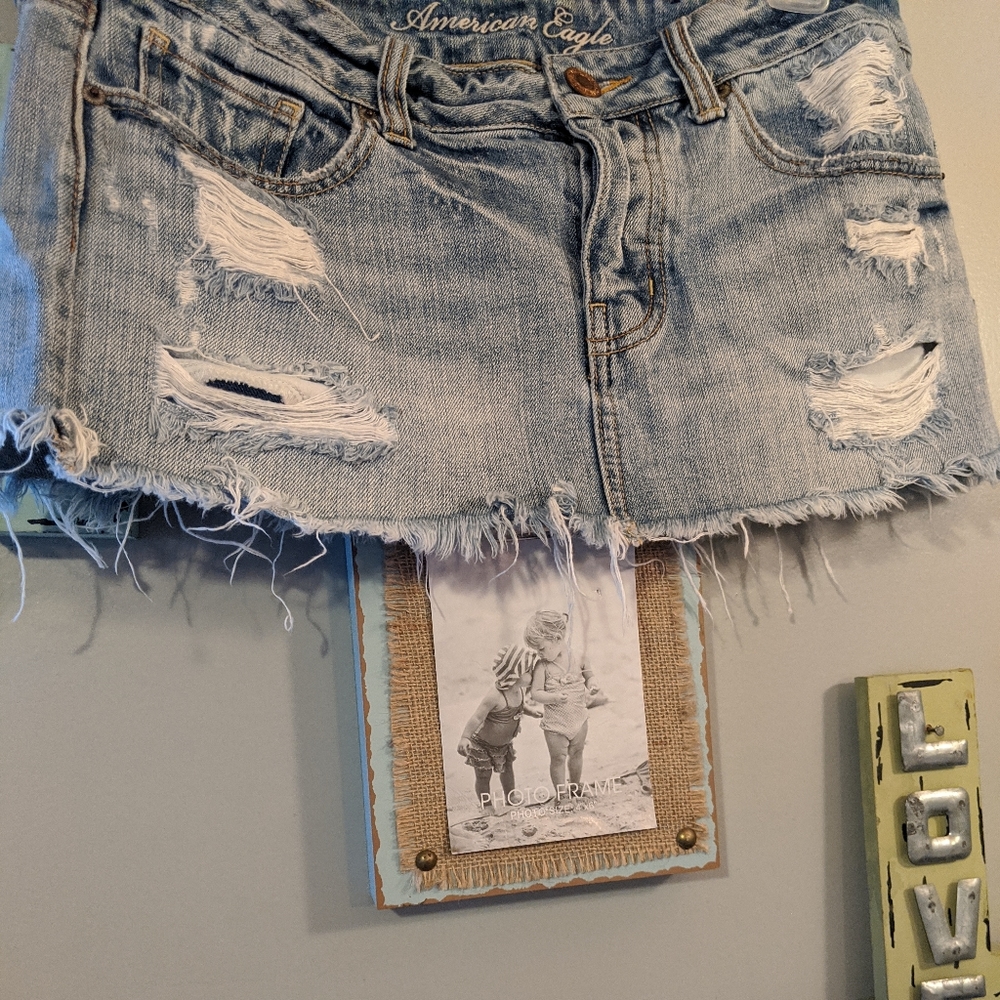 American Eagle Distressed Jean skirt